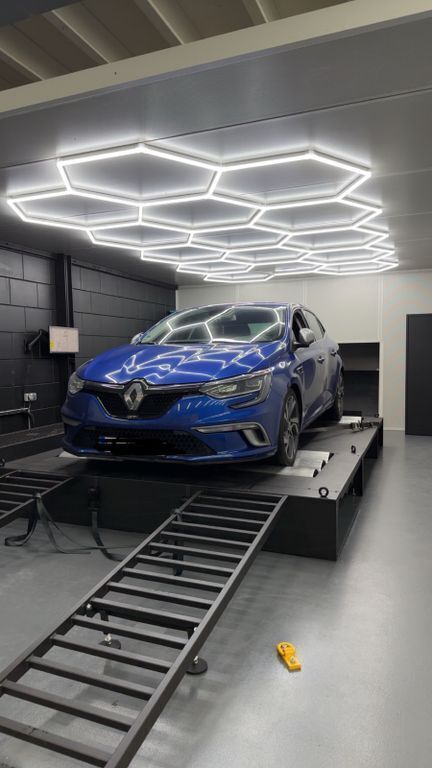 Blau Gebraucht 2018 Renault Mégane GT GT Coupé | 19.999 € (Fairer Preis) - Bild 1/4