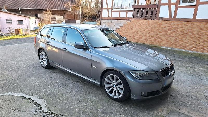 Gebraucht BMW 330 245 PS (180 kW) 2010 Kombi