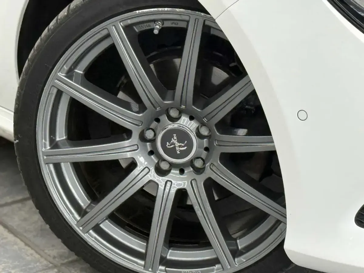 Gebraucht Mercedes CLA180 Urban 122 PS (89 kW) 2019 Polarweiss  unilack Coupé