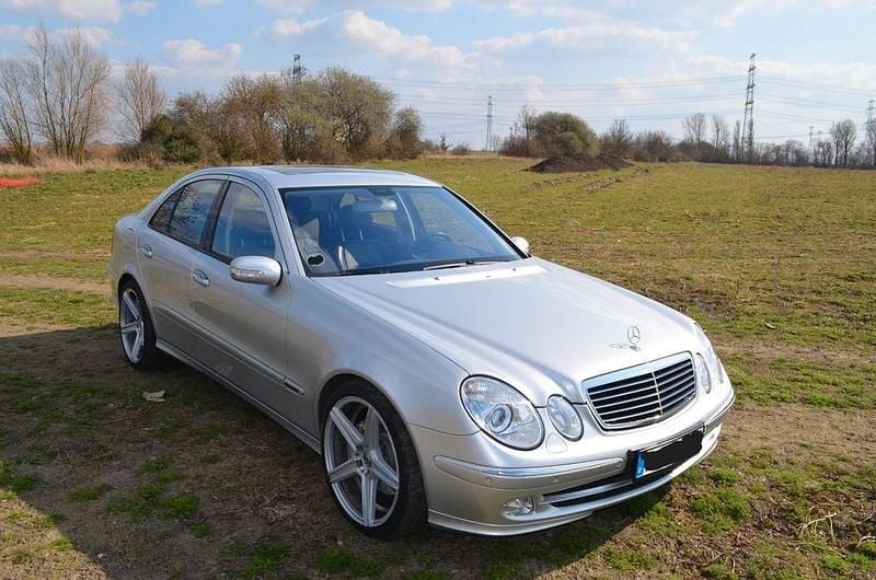 Gebraucht Mercedes E500 Avantgarde 306 PS (225 kW) 2004 Silber Limousine