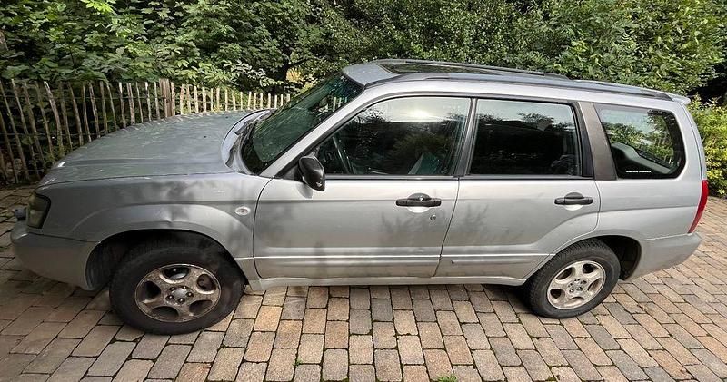 Silber Gebraucht 2005 Subaru Forester SUV | 2.200 € (Fairer Preis) - Bild 1/4