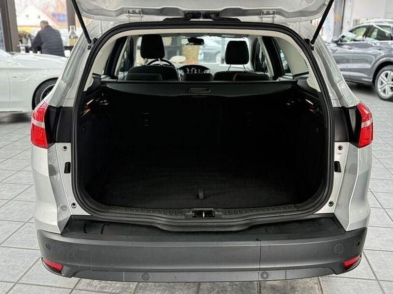 Gebraucht Ford Focus Business Edition 125 PS (91 kW) 2018 Polarsilber metallic Kombi