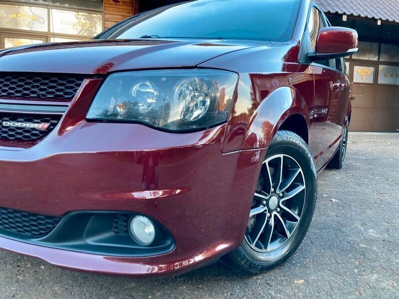 Gebraucht Dodge Grand Caravan 283 PS (208 kW) 2019 Rot metallic Van / Kleinbus