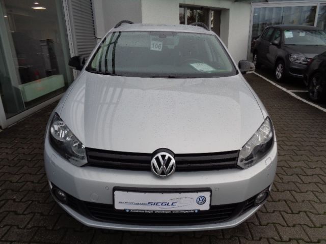 Gebraucht VW Golf VII Business 105 PS (77 kW) 2013 Silber metallic Kombi