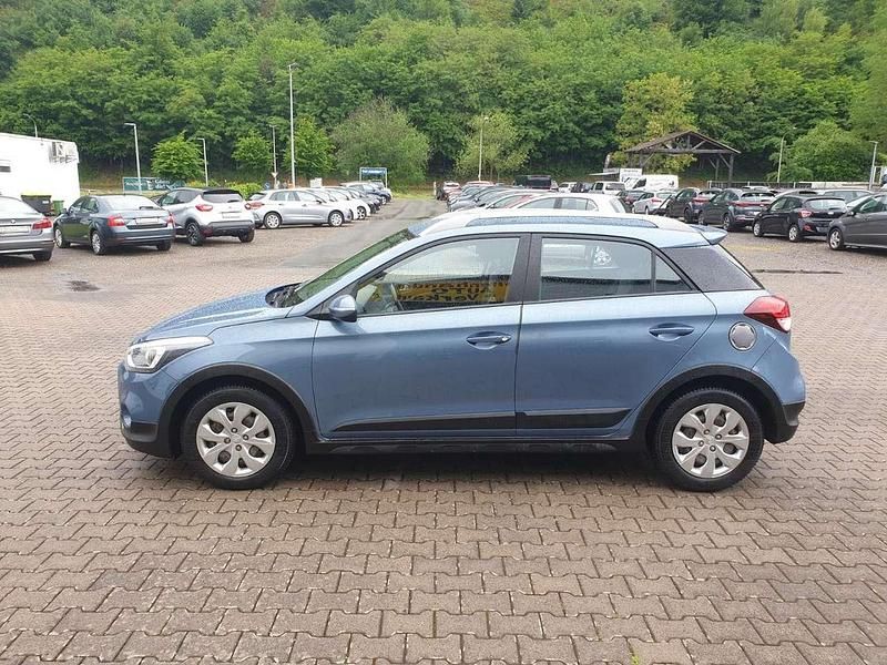 Blaugrau metallic Gebraucht 2017 Hyundai i20 Kleinwagen | 8.000 € (Guter Preis) - Bild 1/4