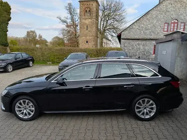 Gebraucht Audi A4 Advanced 204 PS (150 kW) 2023 Schwarz Kombi