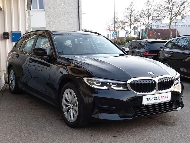 Gebraucht BMW 320 Advantage 190 PS (139 kW) 2021 Schwarz Kombi