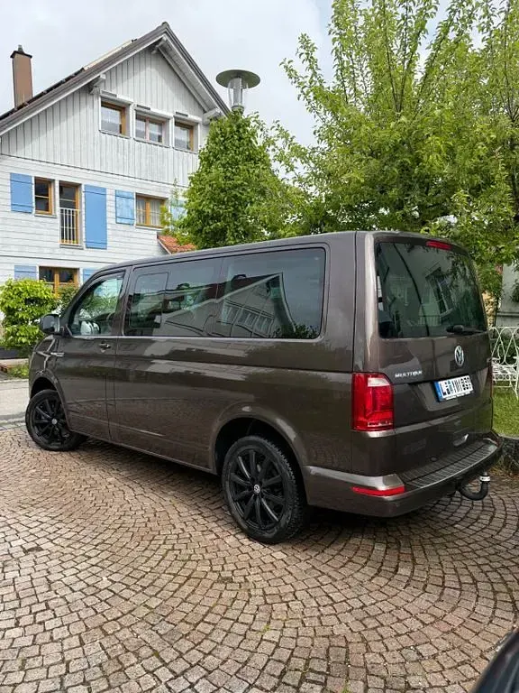 Gebraucht VW Multivan 150 PS (110 kW) 2019 Braun Van / Kleinbus