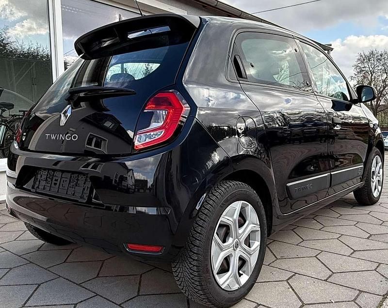 Gebraucht Renault Twingo Life 65 PS (47 kW) 2020 Sternenschwarz Kleinwagen