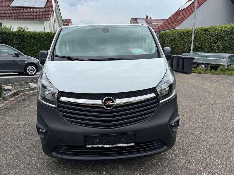 Casabl/arctic/eisweiss/kaolin Gebraucht 2018 Opel Vivaro Van | 13.950 € (Superpreis) - Bild 1/4