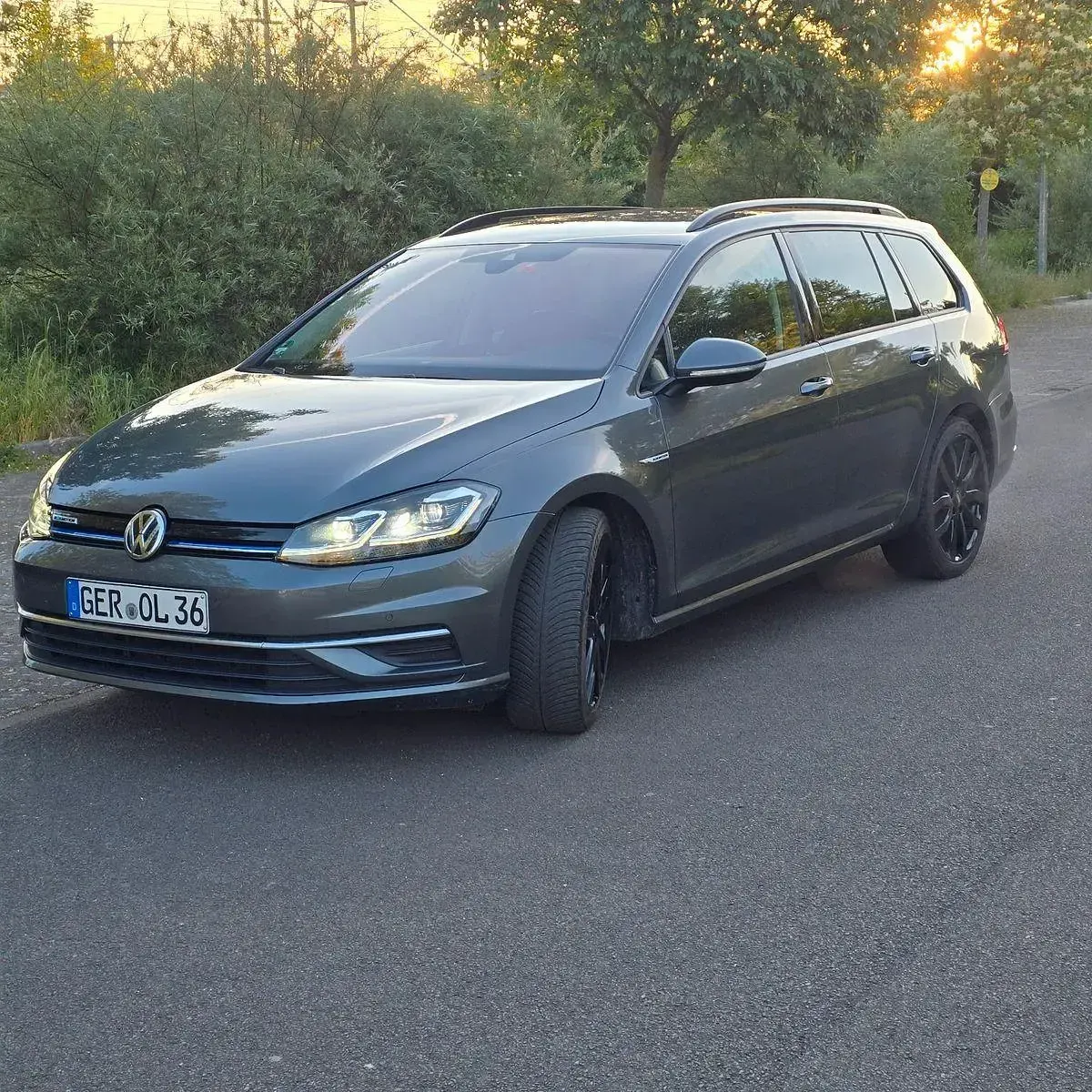 Gebraucht VW Golf VII 131 PS (96 kW) 2019 Grau Kombi