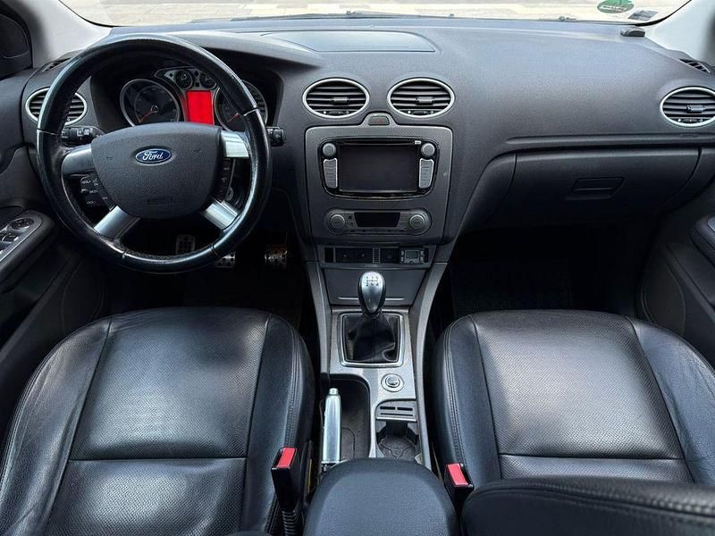 Gebraucht Ford Focus Ghia 116 PS (85 kW) 2006 Blau Limousine