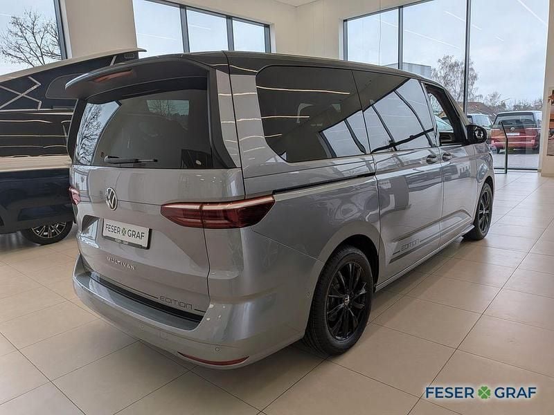 Neu VW Multivan Edition 150 PS (110 kW) 2026 4 armlehnen beidseitig an zweiter sitzreihe Van