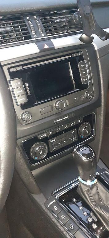 Schwarz Gebraucht 2014 Skoda Superb LAURIN & KLEMENT Kombi | 9.700 € (Etwas zu teuer) - Bild 1/4
