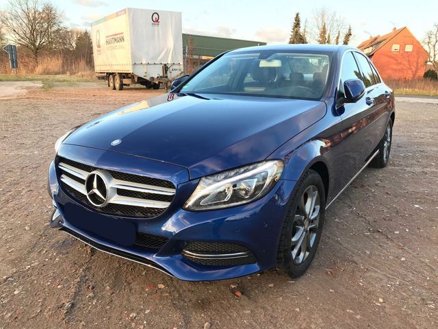 Blau metallic Gebraucht 2014 Mercedes C220 Limousine | 22.000 € - Bild 1/4