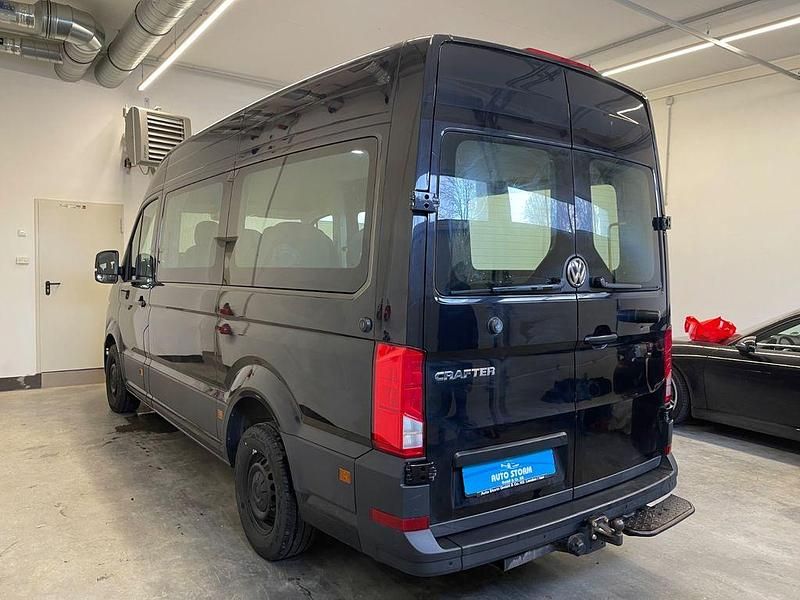 Gebraucht VW Crafter 140 PS (102 kW) 2022 Deep black perleffekt Van