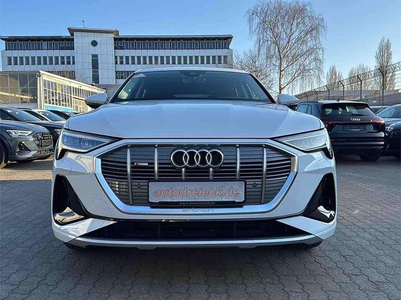 Gebraucht Audi e-tron Ambiente 230 kW (313 PS) 2022 Gletscherweiß metallic SUV