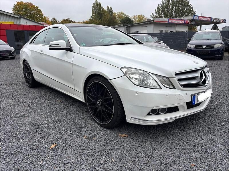 Gebraucht Mercedes E250 204 PS (150 kW) 2010 Grau Coupé