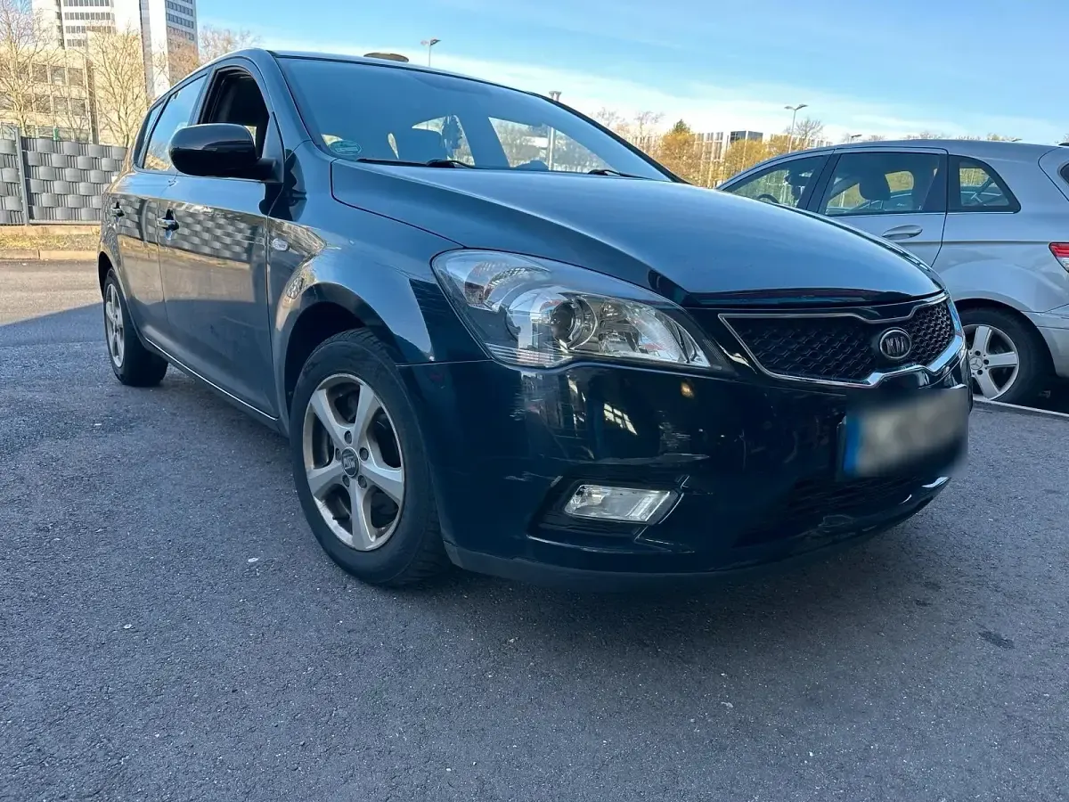 Usata Kia Ceed 90 CV (66 kW) 2012 Nero Utilitaria