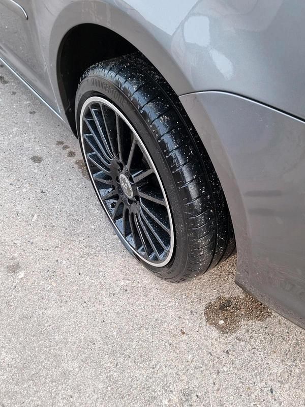 Gebraucht VW Touran 140 PS (102 kW) 2010 Grau Van / Kleinbus