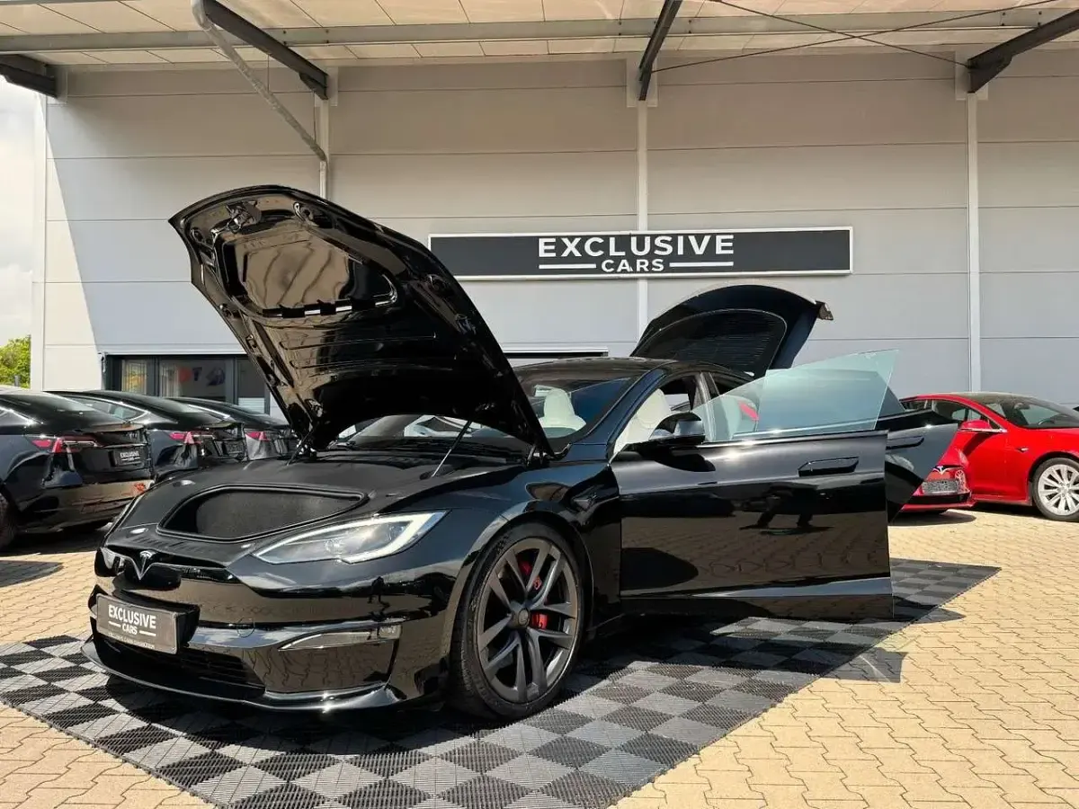 Używany Tesla Model S Plaid 759 kW (1033 KM) 2023 Czarny Hatchback