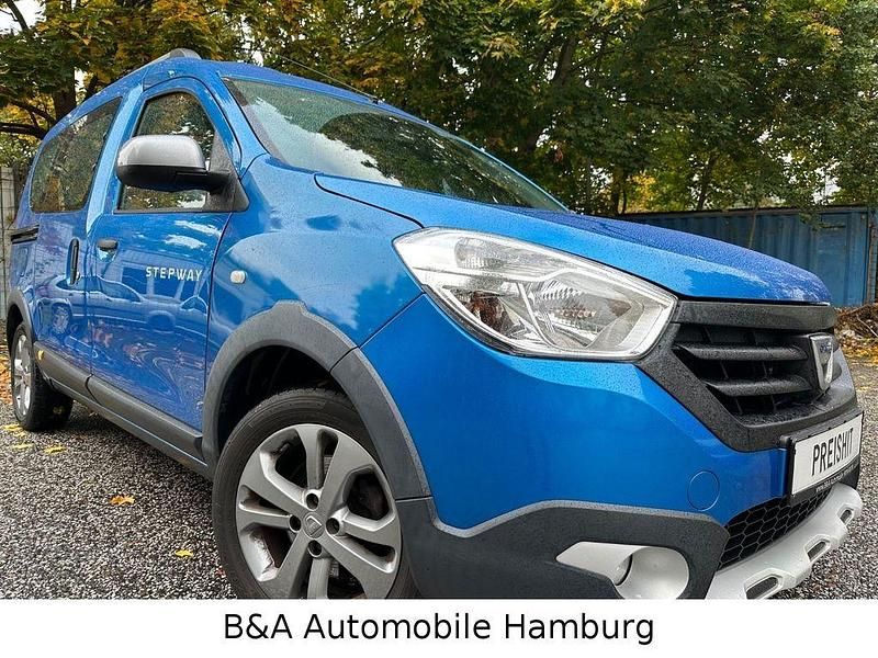 Blau Gebraucht 2016 Dacia Dokker Stepway Van | 8.500 € (Guter Preis) - Bild 1/4