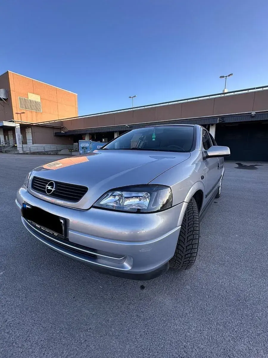 Używany Opel Astra Elegance 84 KM (61 kW) 2002 Szary Sedan/Limuzyna