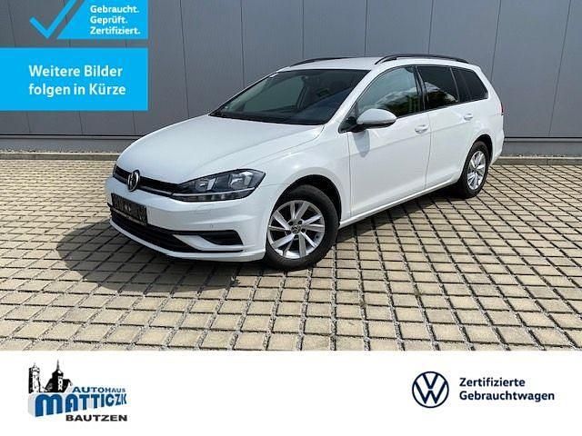Weiß Gebraucht 2019 VW Golf VII Business Kombi | 13.439 € (Etwas zu teuer) - Bild 1/4