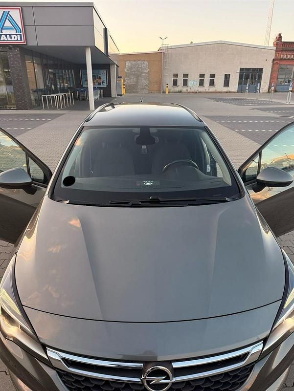 Gebraucht Opel Astra 136 PS (100 kW) 2019 Grau Kombi