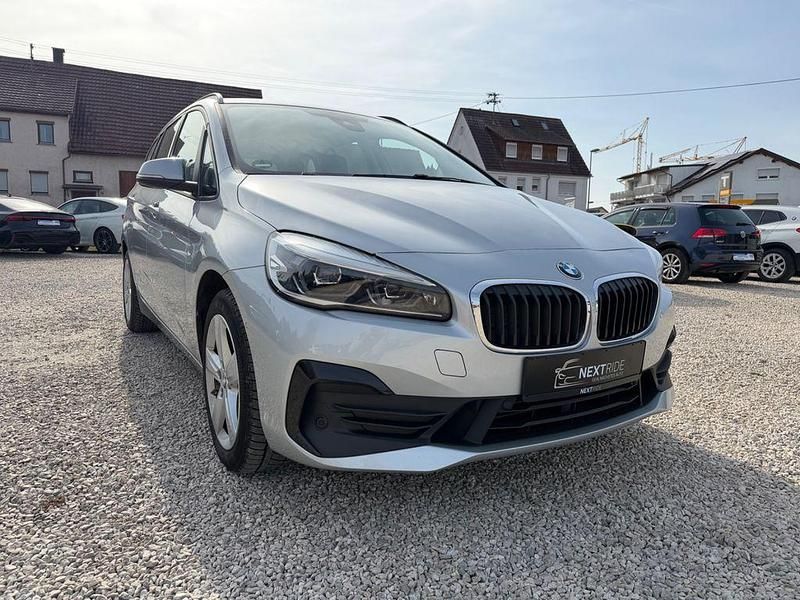 Gebraucht BMW 220 Gran Tourer Advantage 190 PS (139 kW) 2021 Silber Van / Kleinbus
