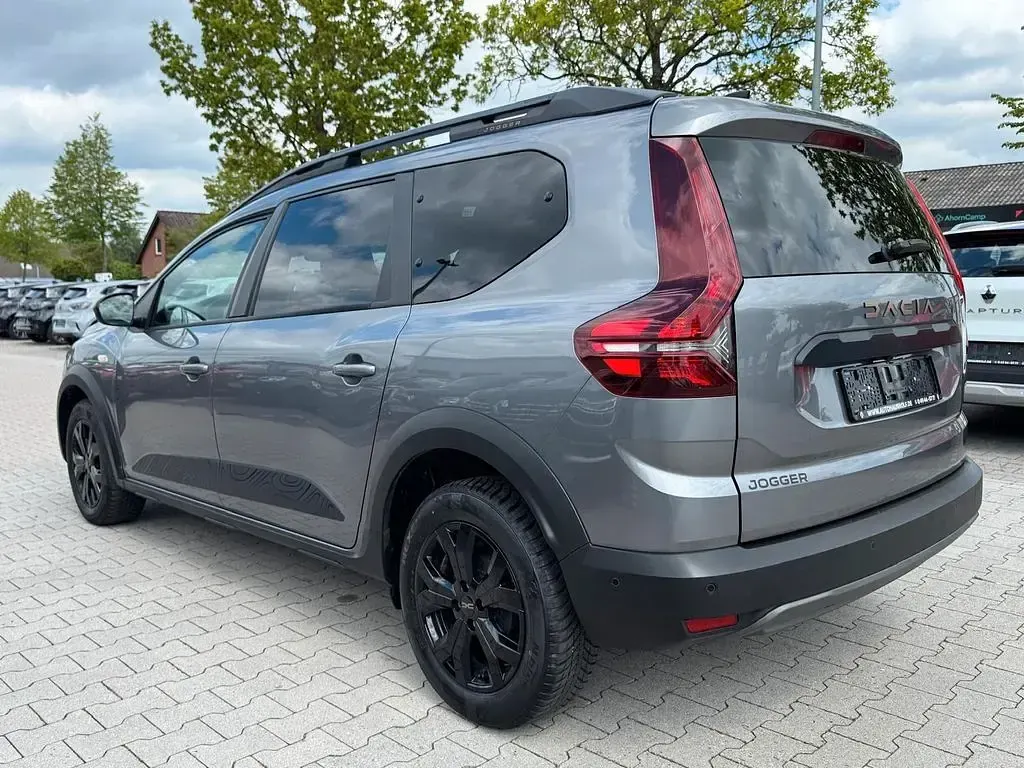 Gebraucht Dacia Jogger Extreme 110 PS (80 kW) 2024 Grau Van / Kleinbus