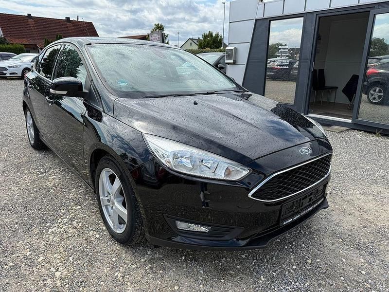Schwarz Gebraucht 2015 Ford Focus Business Edition Limousine | 5.999 € (Fairer Preis) - Bild 1/4