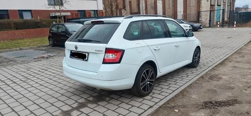 Gebraucht Skoda Fabia Ambition 90 PS (66 kW) 2017 Weiß Kombi