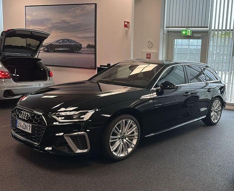 Schwarz Gebraucht 2024 Audi A4 S-Line Kombi | 43.900 € (Teuer) - Bild 1/4