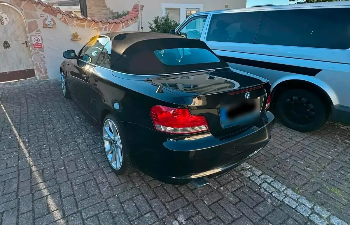 Gebraucht BMW 120 179 PS (131 kW) 2010 Schwarz Kleinwagen