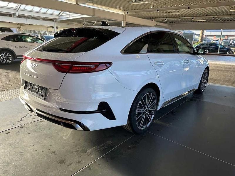 Gebraucht Kia ProCeed 140 PS (102 kW) 2024 Weiß Kleinwagen