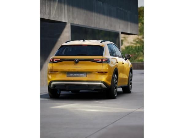 Neu VW T-Roc Life 116 PS (85 kW) 2025 Gelb (canary yellow) SUV