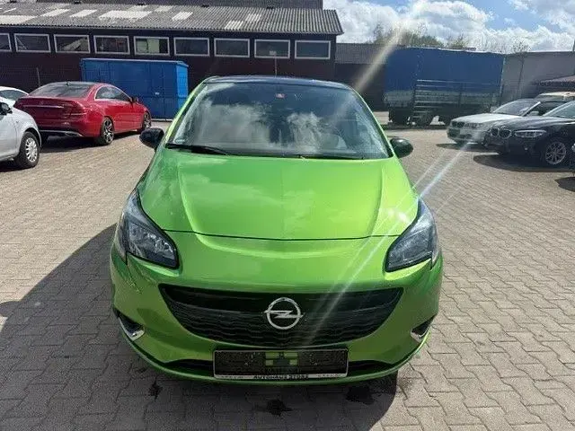 Second-hand Opel Corsa Color Edition 90 CP (66 kW) 2015 Verde Hatchback