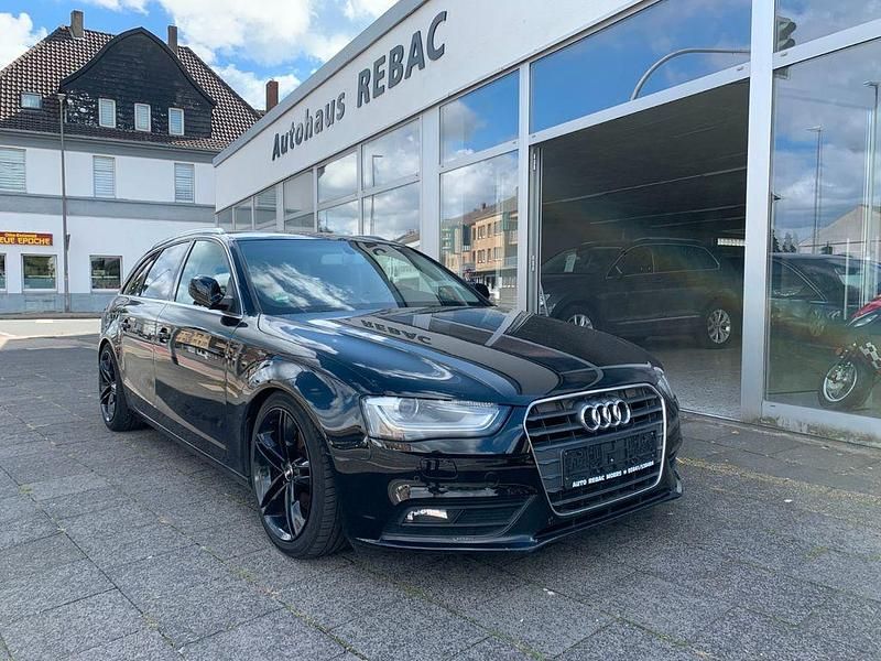 Schwarz Gebraucht 2013 Audi A4 Attraction Kombi | 8.790 € (Guter Preis) - Bild 1/4
