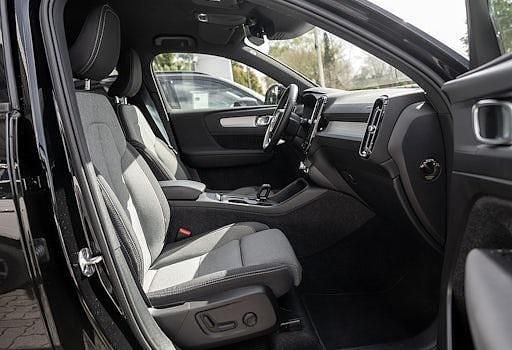 Gebraucht Volvo XC40 Core 129 PS (94 kW) 2023 Schwarz SUV