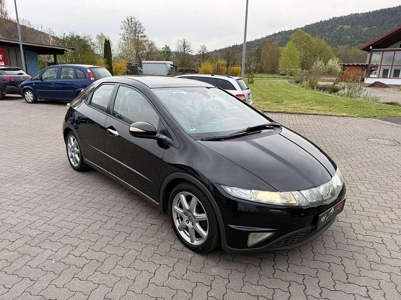 Gebraucht Honda Civic Executive 140 PS (102 kW) 2007 Night hawk black p. Kleinwagen