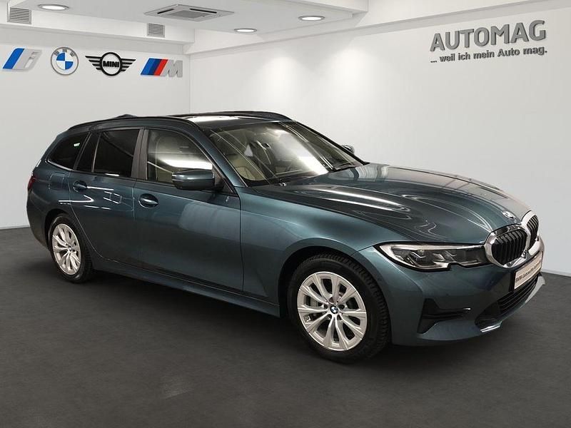 Używany BMW 330e 184 KM (135 kW) 2021 Niebieski Kombi