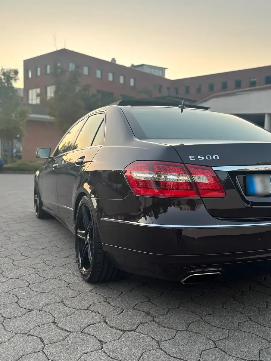 Gebraucht Mercedes E500 387 PS (284 kW) 2010 Limousine