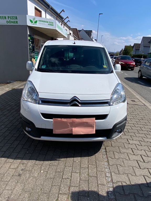 Weiß Gebraucht 2016 Citroën Berlingo PureTech Van / Kleinbus | 8.950 € (Guter Preis) - Bild 1/4