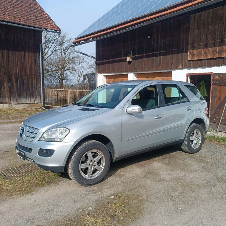 Silber Gebraucht 2006 Mercedes ML280 SUV | 7.900 € (Fairer Preis) - Bild 1/4