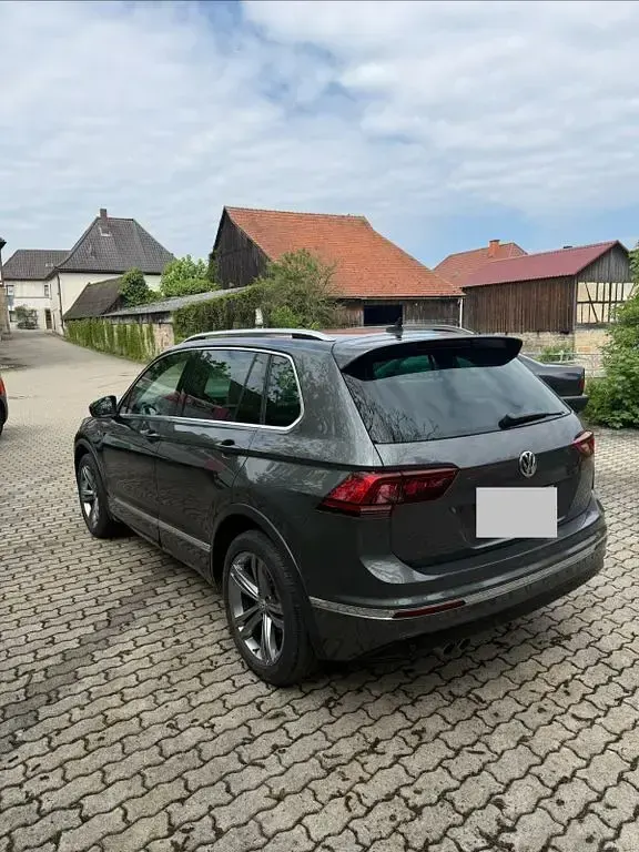 Gebraucht VW Tiguan R-line 150 PS (110 kW) 2019 Grau SUV