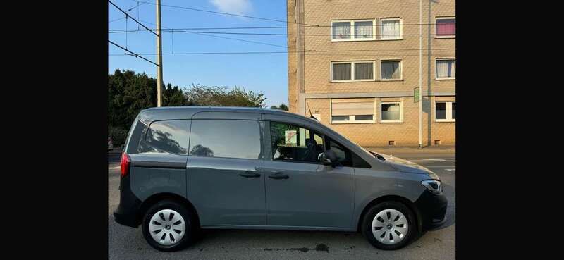 Lackfarbe magnetitgrau mb 7853 Gebraucht 2022 Mercedes Citan 112 Van / Kleinbus | 16.900 € (Guter Preis) - Bild 1/4
