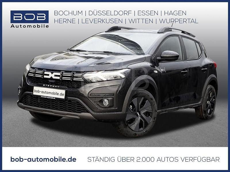Perlmuttschwarz (schwarz) Neu 2025 Dacia Sandero Expression Kleinwagen | 21.120 € (Fairer Preis) - Bild 1/3