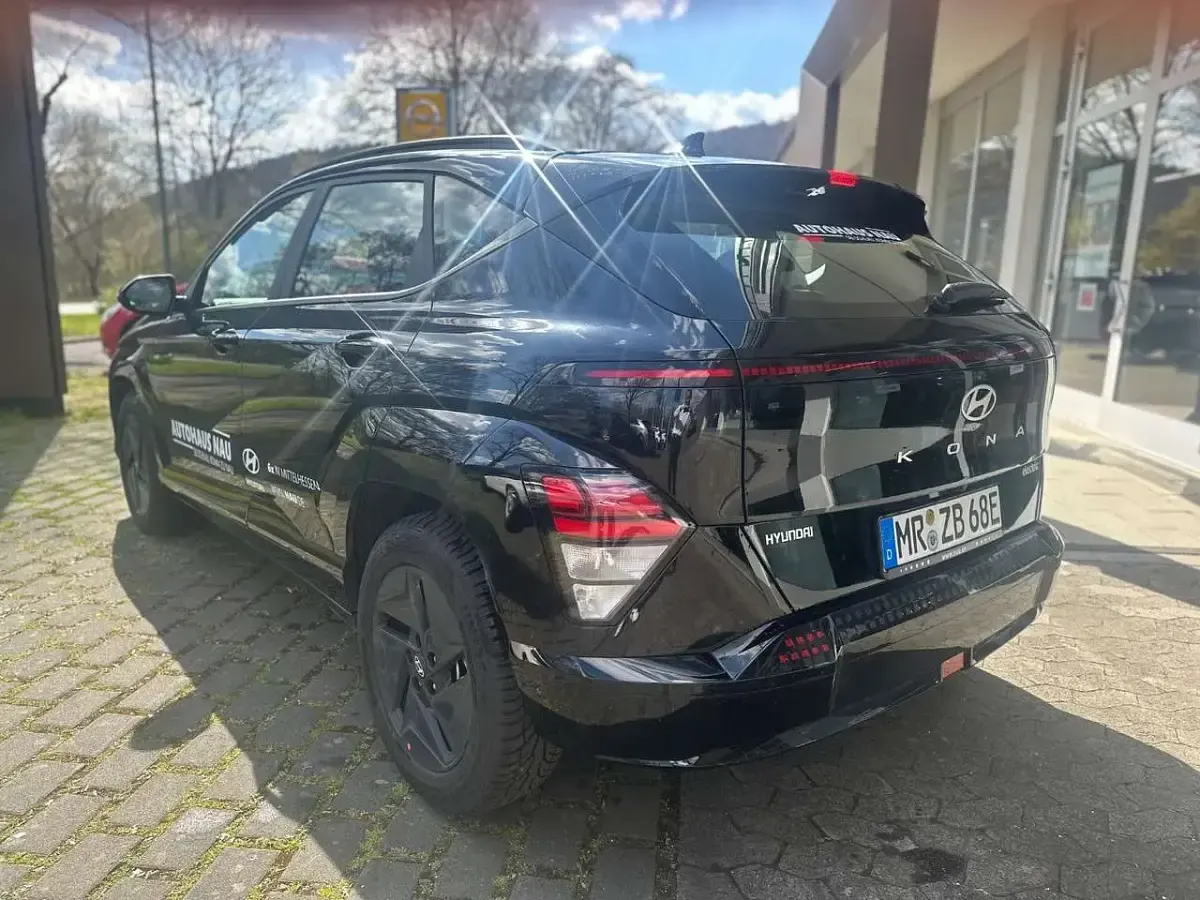 Gebraucht Hyundai Kona Select 99 kW (135 PS) 2026 Abyss black / mic SUV