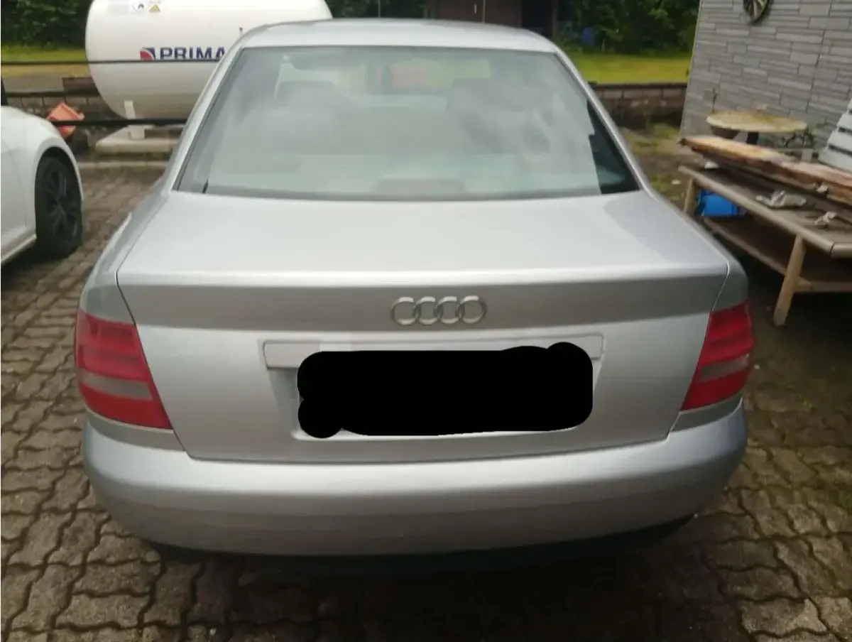 Gebraucht Audi A4 100 PS (73 kW) 2000 Grau Limousine